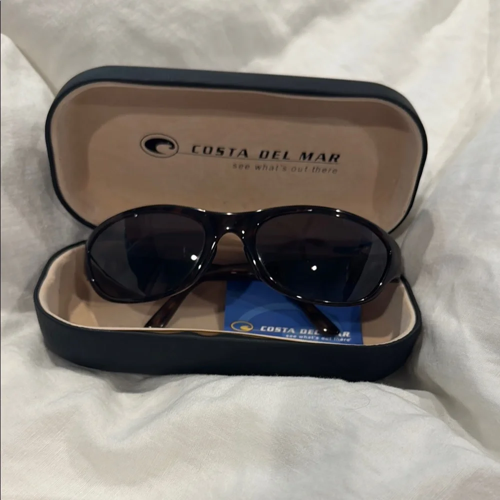 Costa Del Mar Stylish Tortoise Shell Sunglasses - Picture 7 of 7